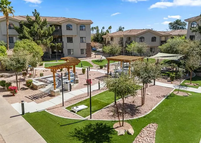 Near Diablo Stadium Airport Dogprk Hottub Pool W&d Apartment Tempe